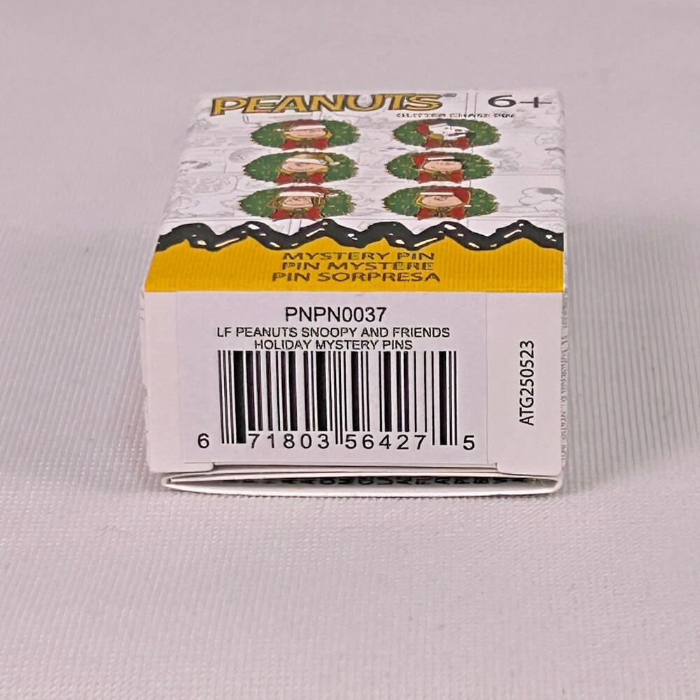 Loungefly Peanuts Christmas Cookie Scent Blind box Pin-Snoopy wreath holiday pin - Picture 3 of 5